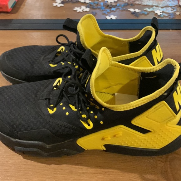 Nike - Picture 7 of 8